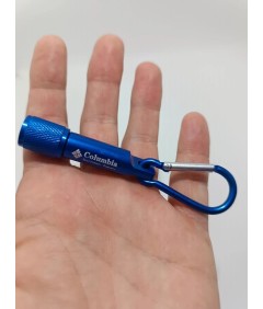 Mini latarka LED brelok – niebieska, kompaktowa, z bateriami