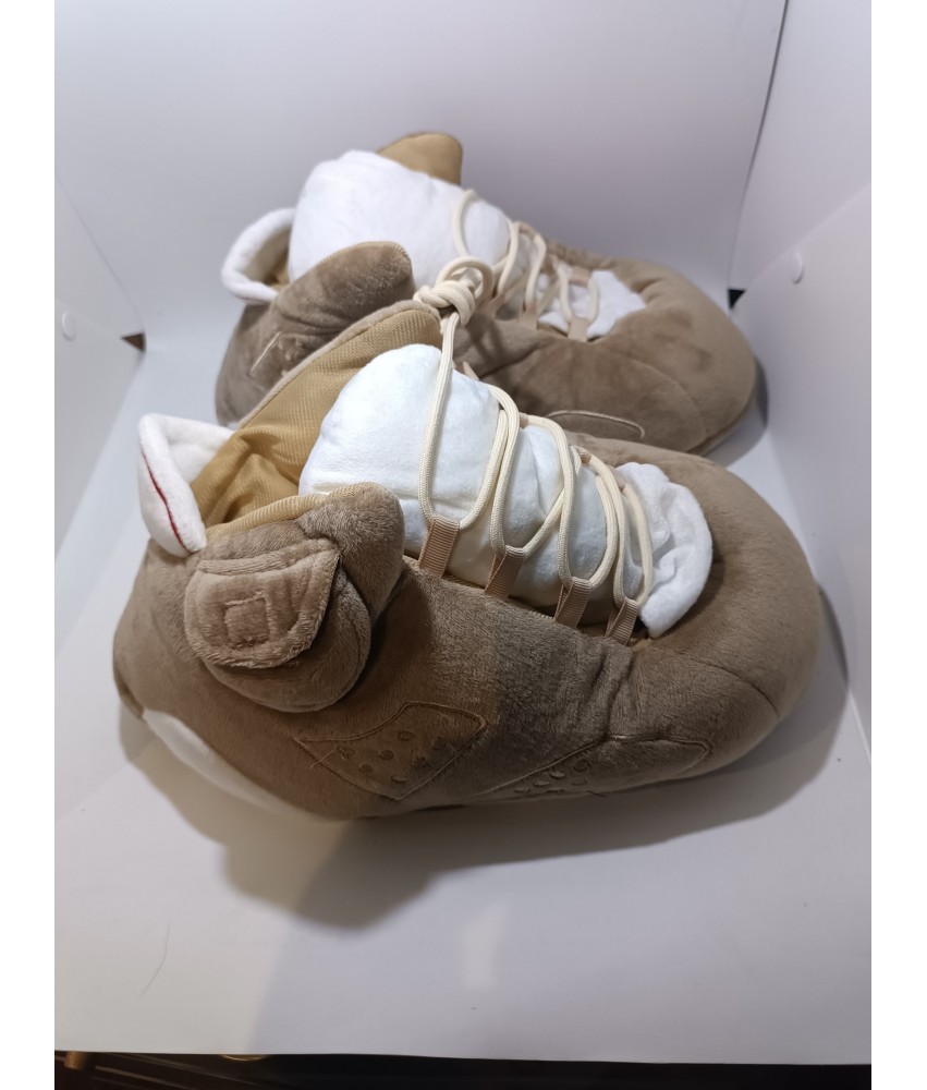 👟✨ Domowy komfort w sneakersowym stylu — retro look, który robi wrażenie!